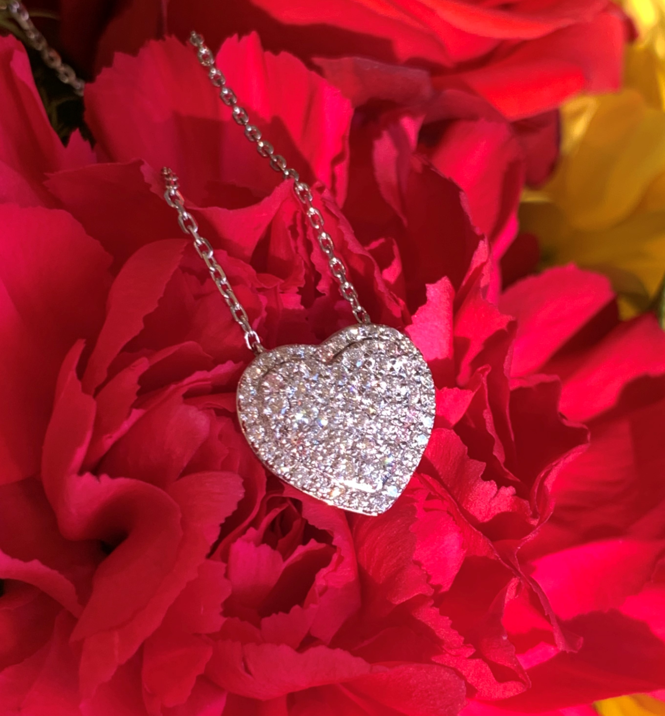 Ary sales gold pendant