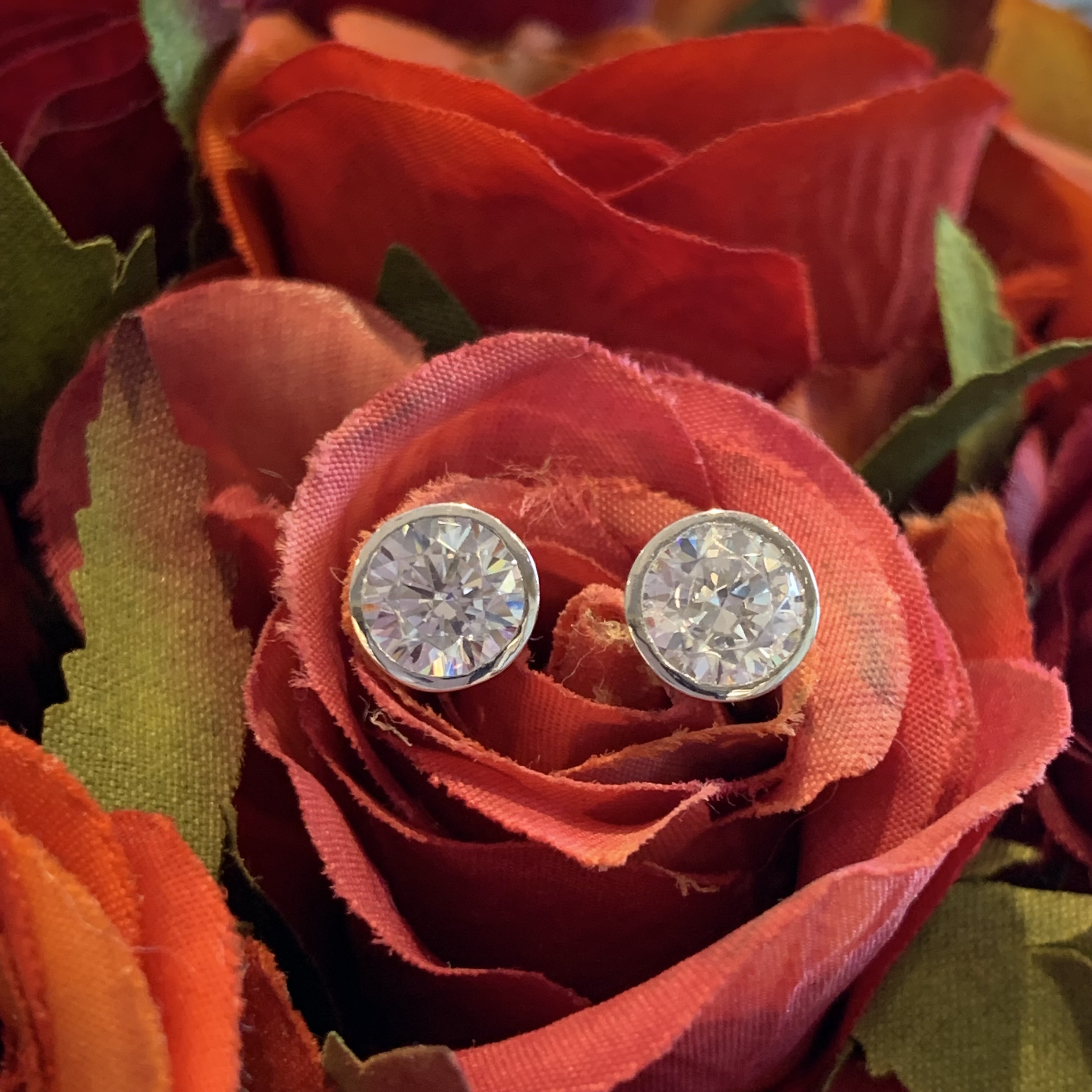 GOG Collection  Earrings DMD-6MMBEZELS