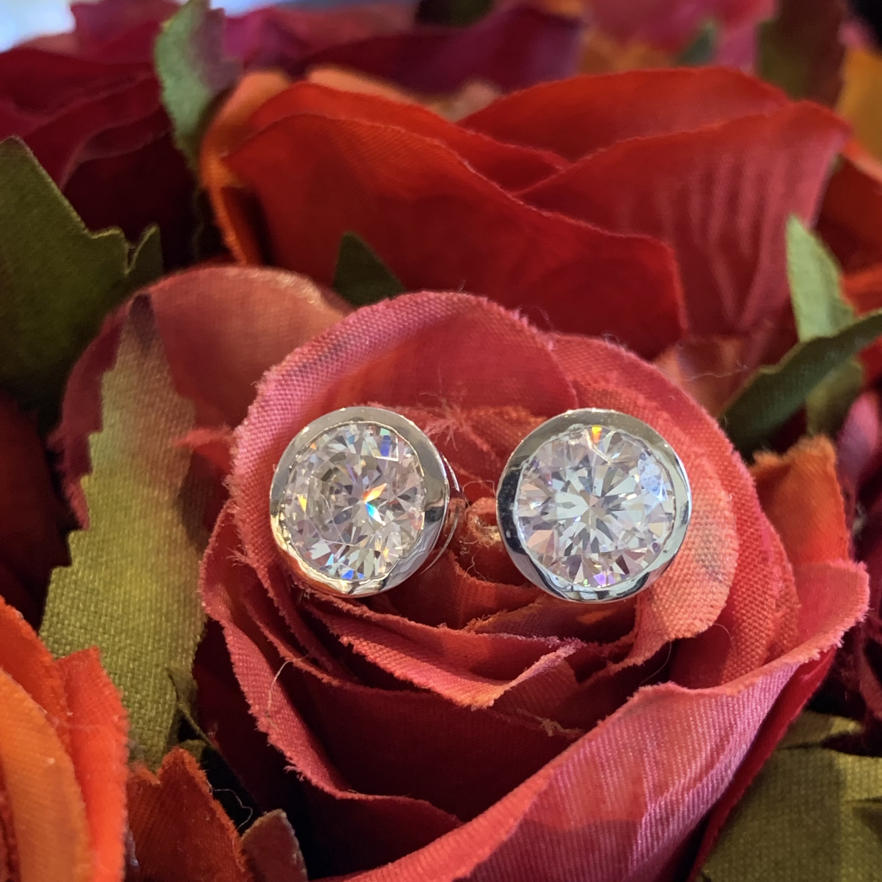 GOG Collection  Earrings DMD-7MMBEZELS