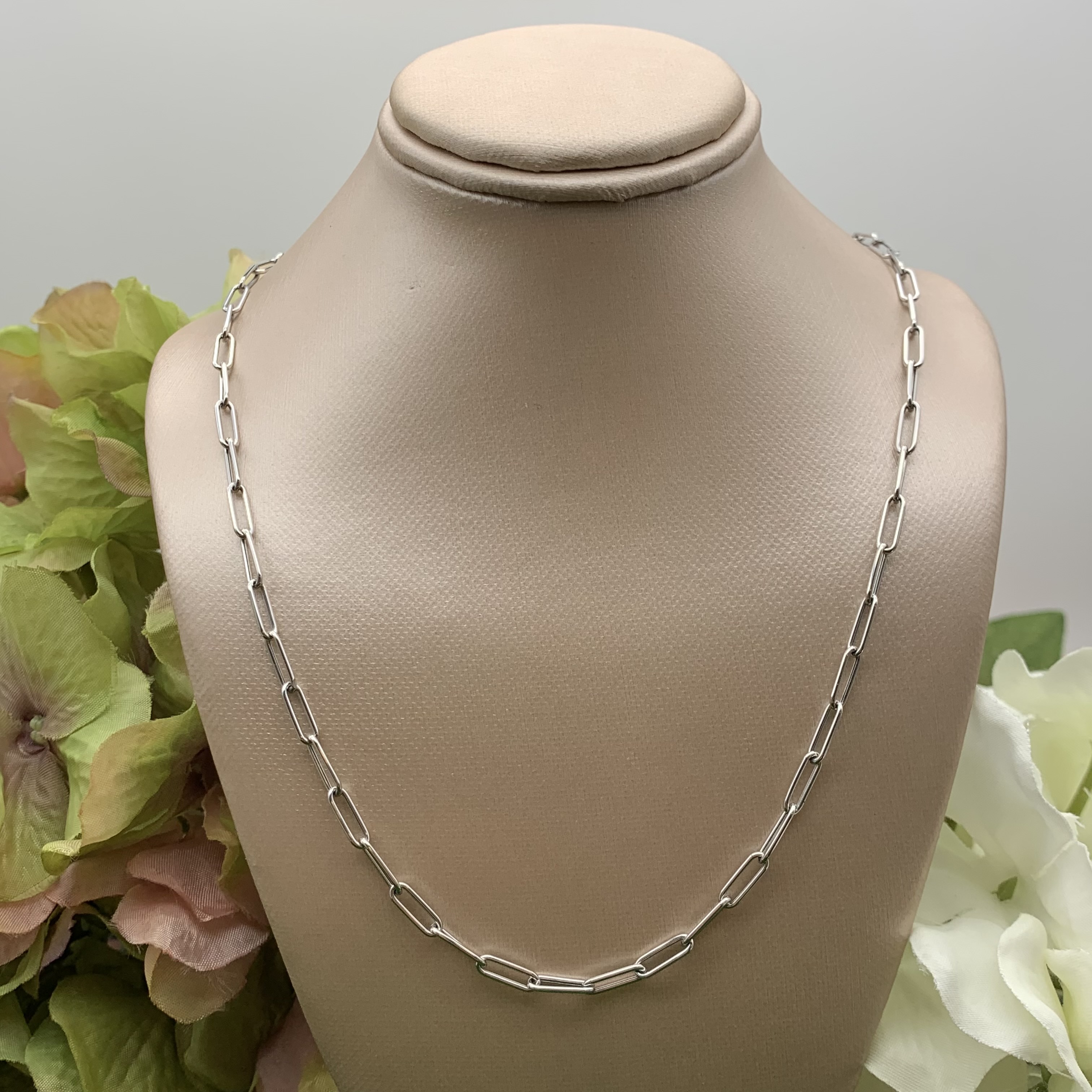 GOG Collection  Necklace FLO-14KWG18'2.0