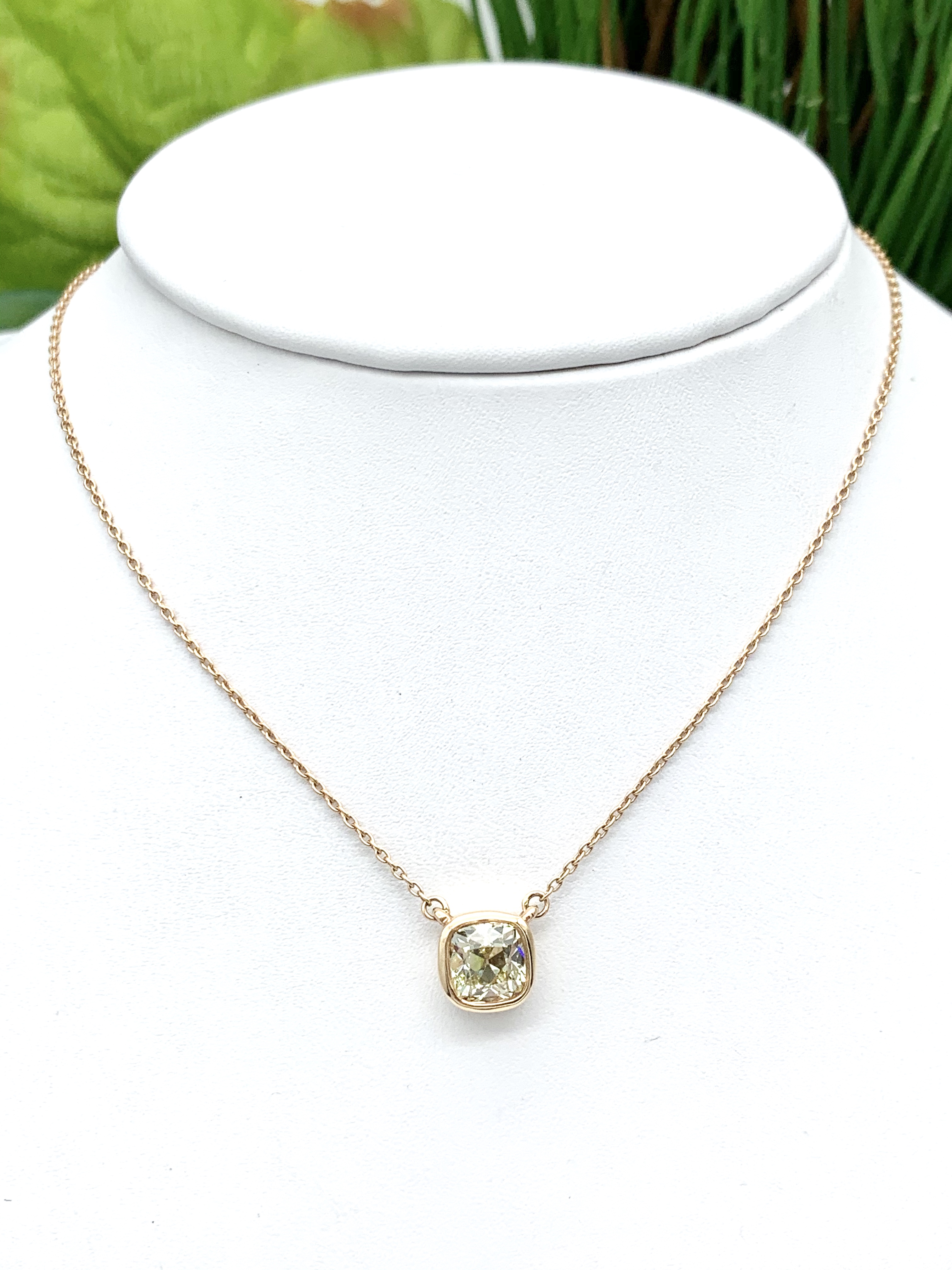 GOG Collection  Necklace GOG-AVCBEZELPEND