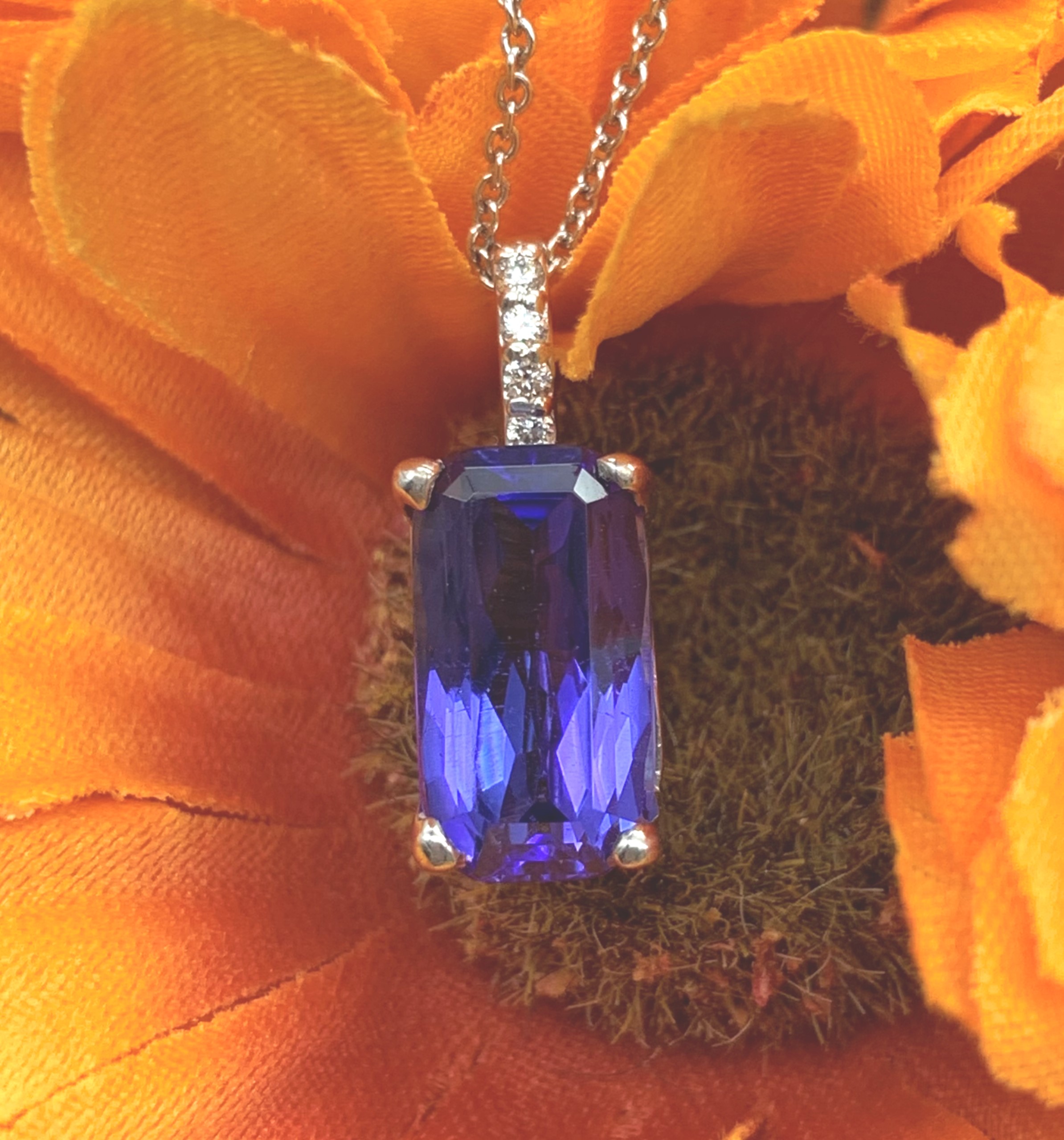 GOG Collection  Necklace GOG-TANZ3.95DIA.04CT