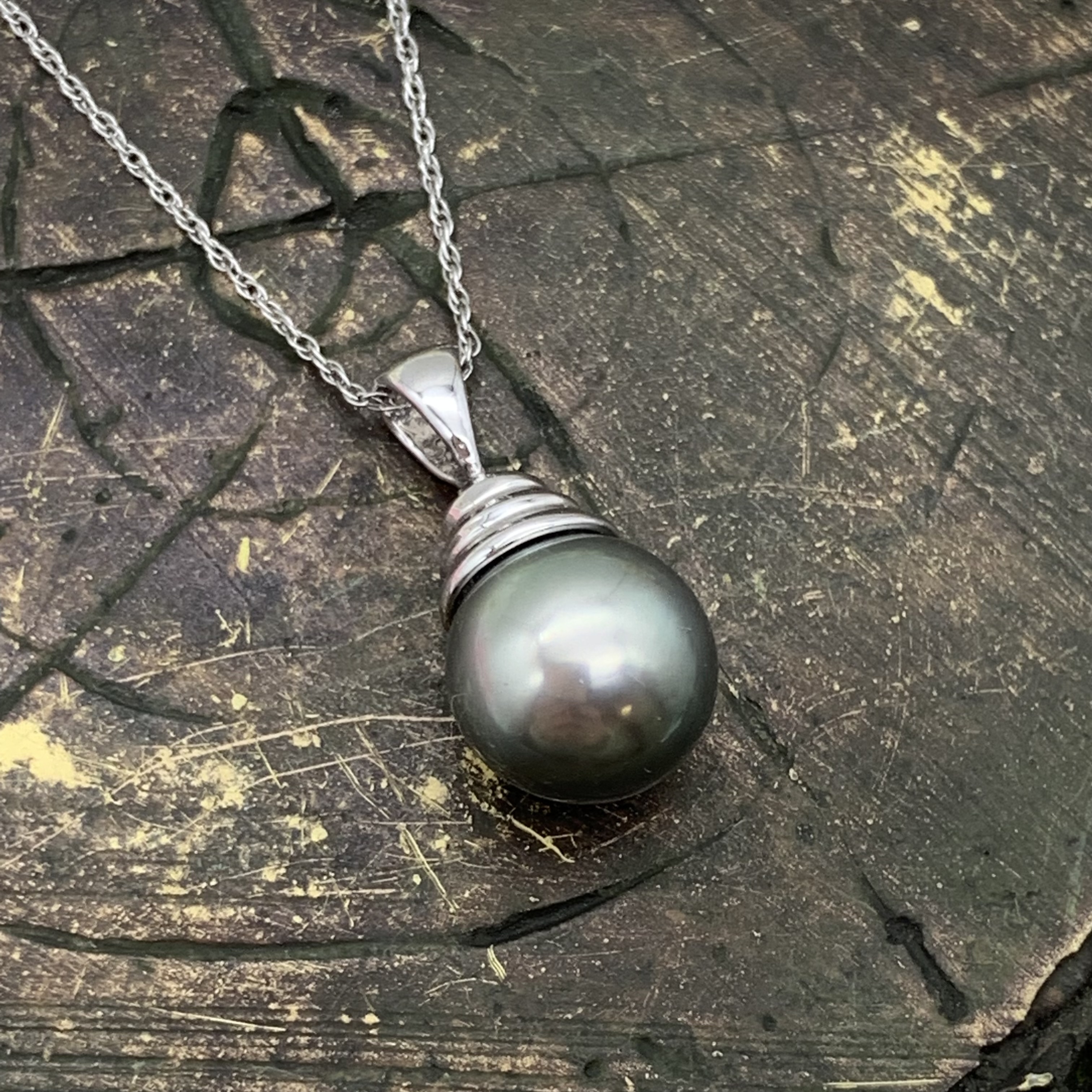 GOG Collection  Necklace GOG-14KWG1.7DWT