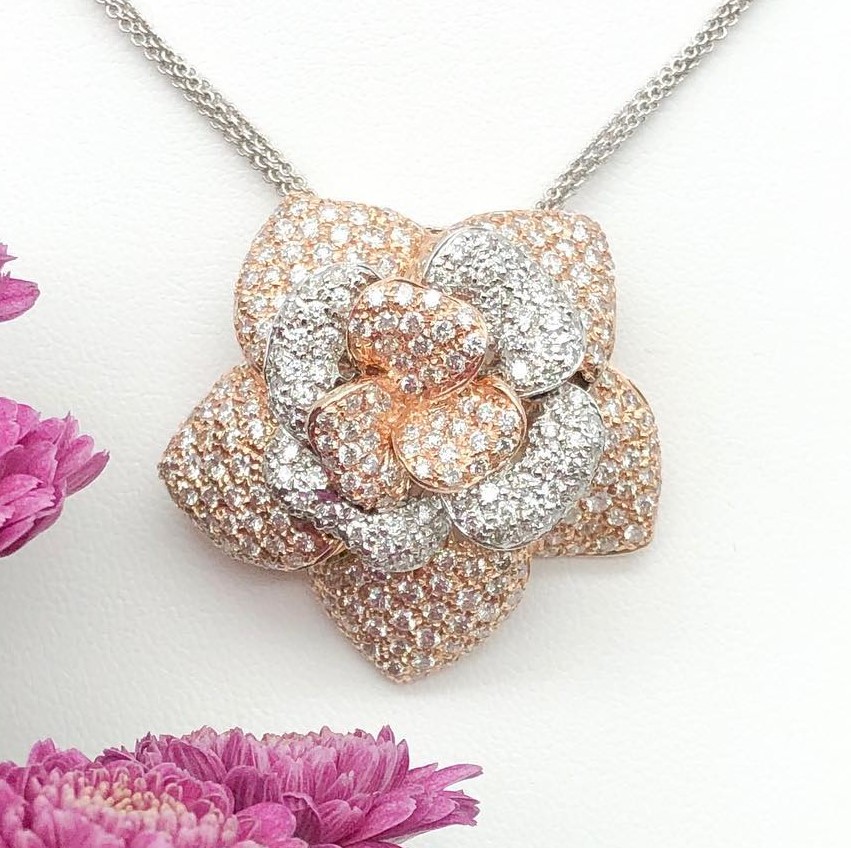 GOG Collection  Necklace EST-DIA FLOWER PENDANT