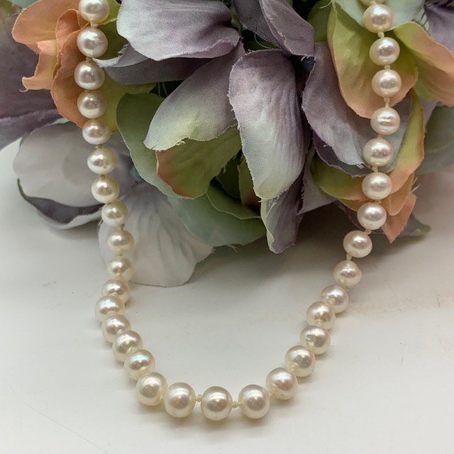 GOG Collection  Necklace GOG-14KTWGFRESHWATERPEARLSTRAND