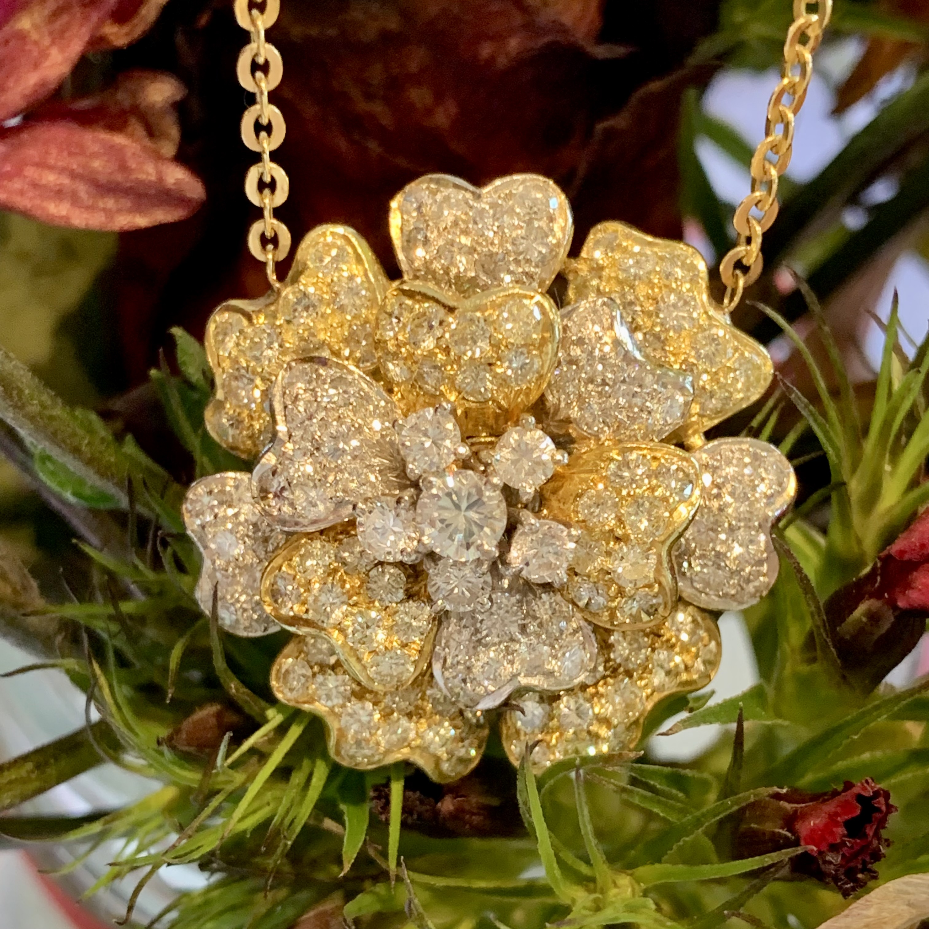 GOG Collection  Necklace EST-4.25 FLOWER PENDANT