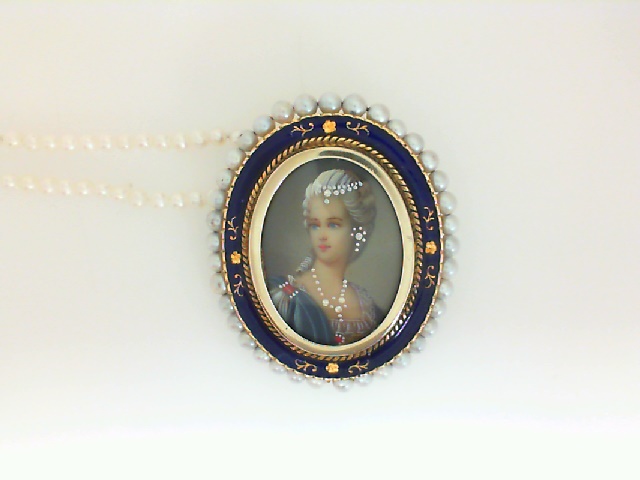 GOG Collection  Necklace EST-PEARLENAMCAMEO