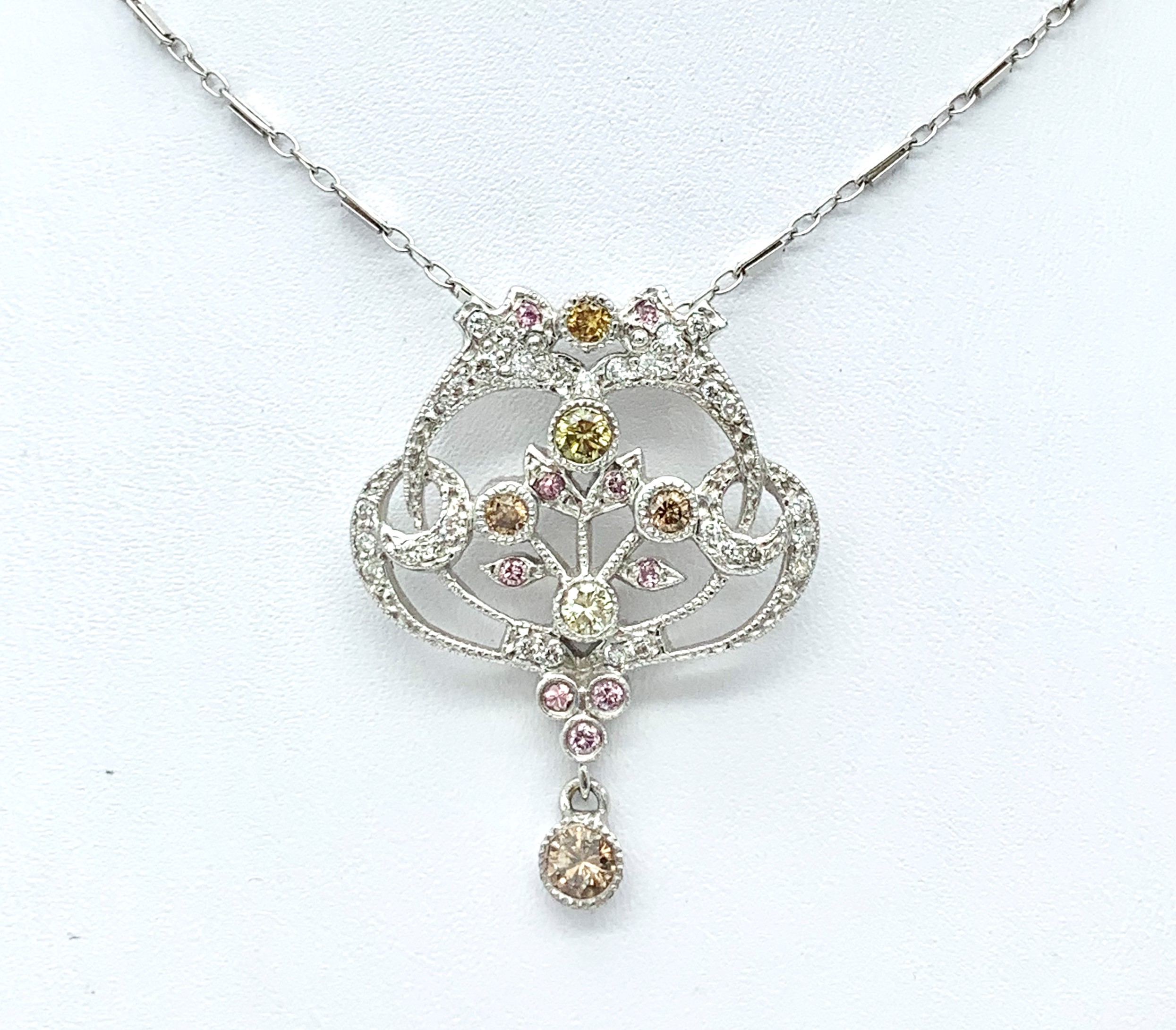 GOG Collection  Necklace EST--2500