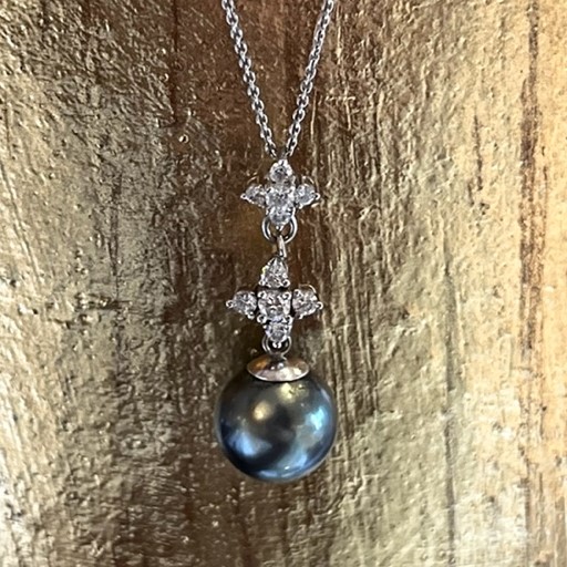 GOG Collection  Necklace EST-14K WHITE GOLD BLACK PEARL