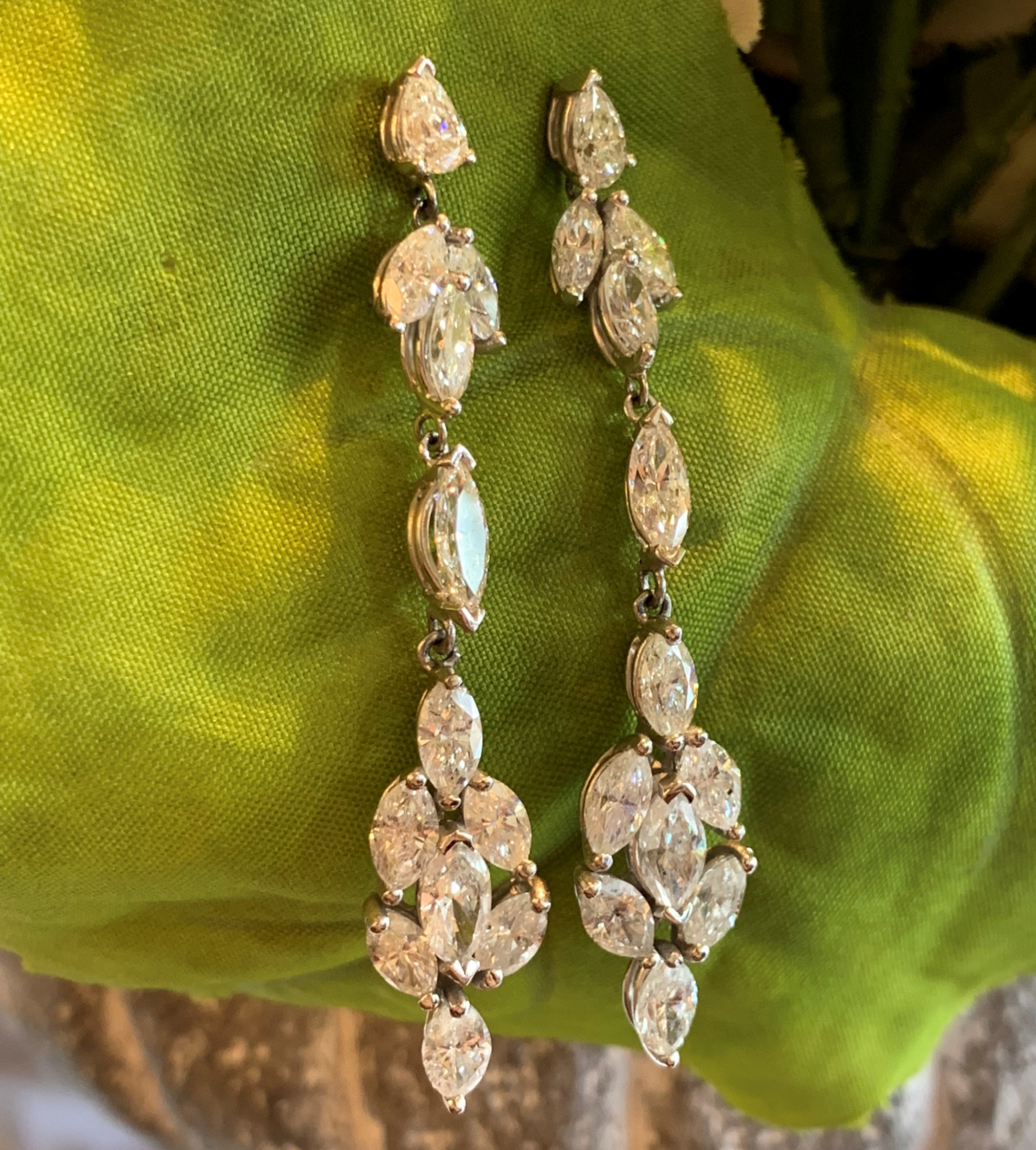 GOG Collection  Earrings GOG-EDIAMQ6.81CTTW