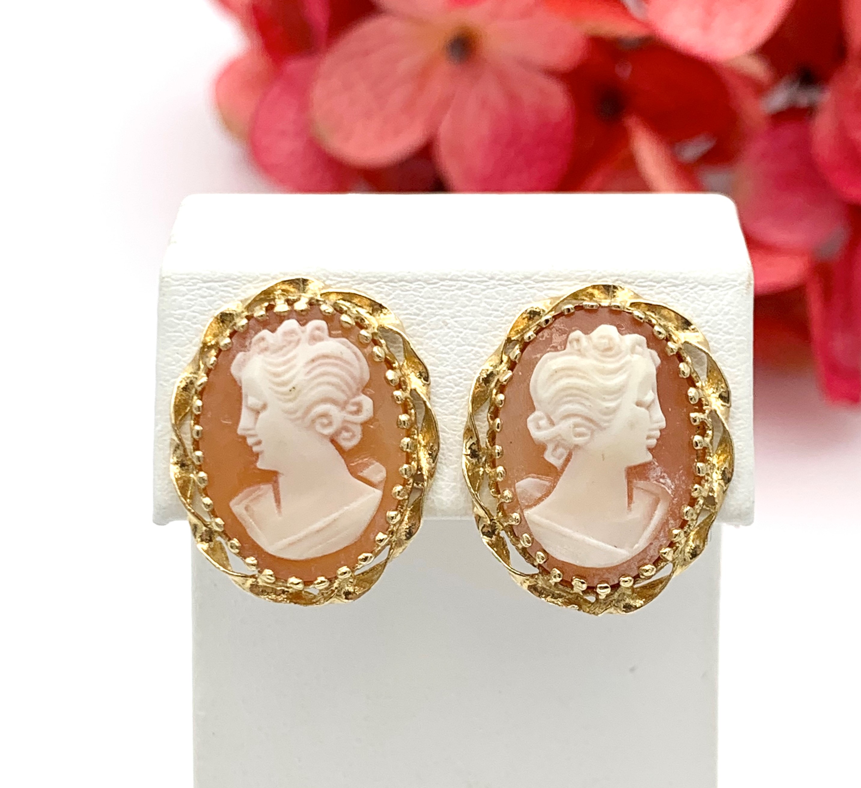 GOG Collection  Earrings EST-CAMEOEARRINGS