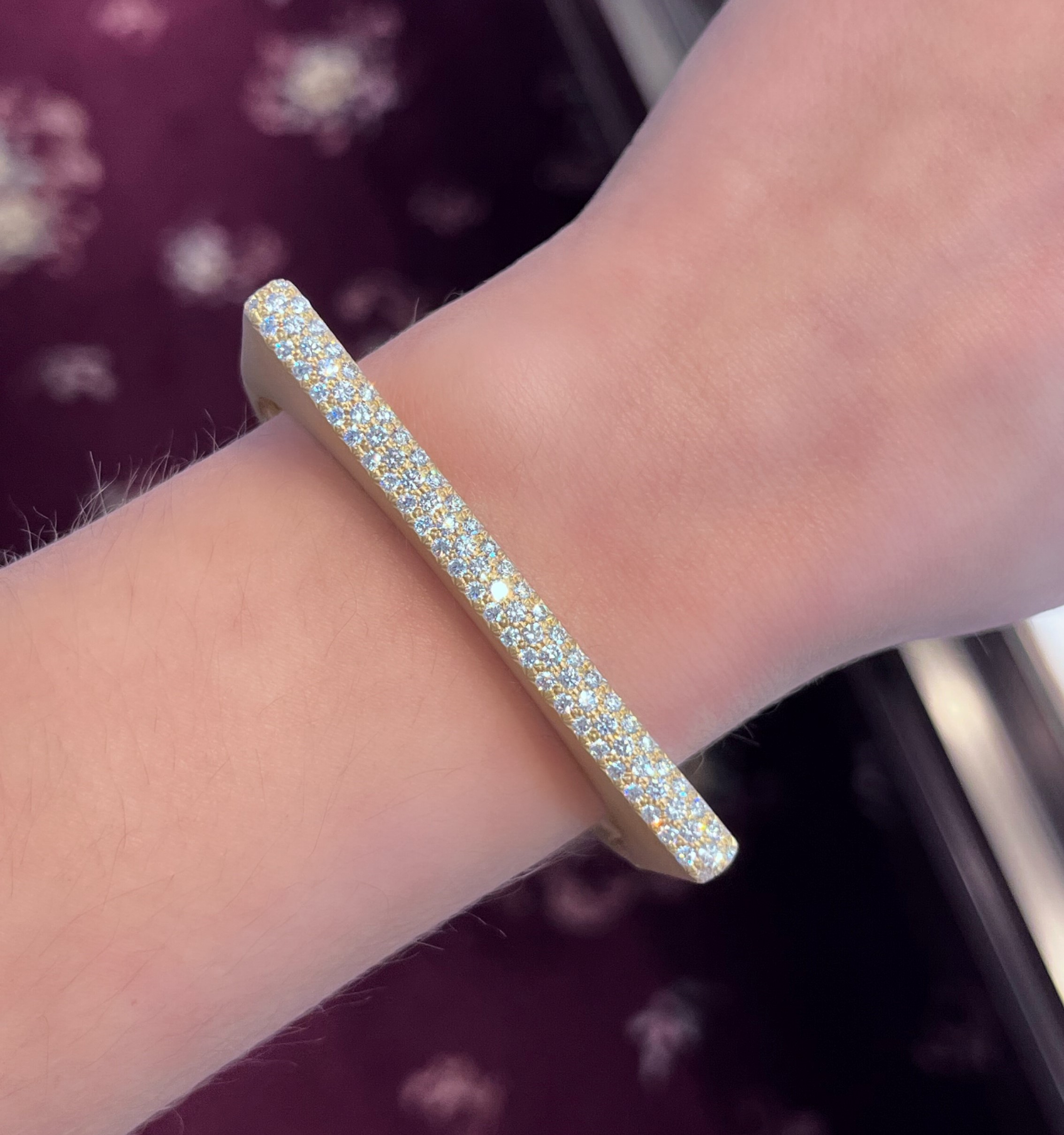 GOG Collection  Bracelet EST-18KDONHUB