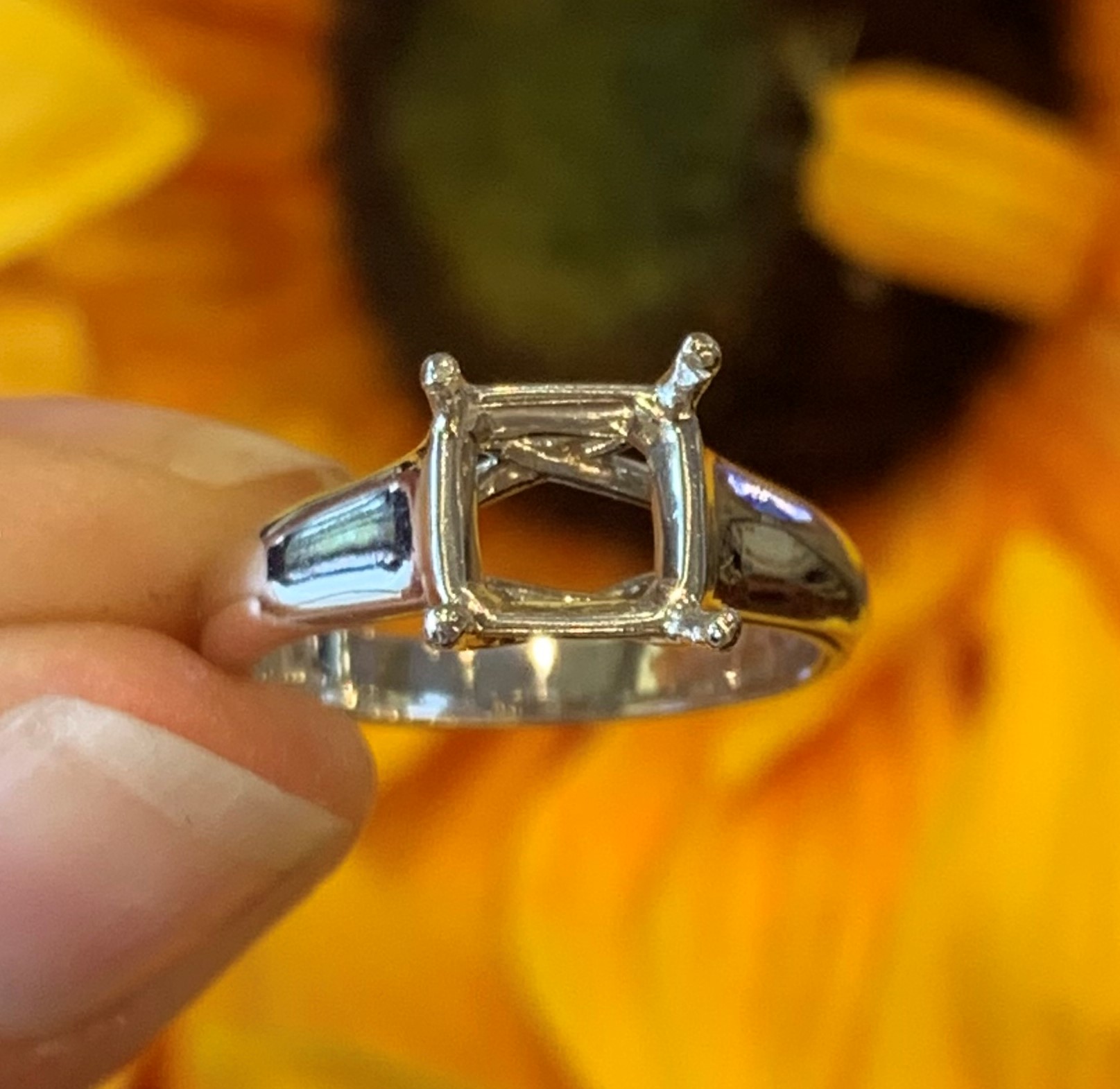 GOG Collection  Ring EST-TIFFANY LUCIDA