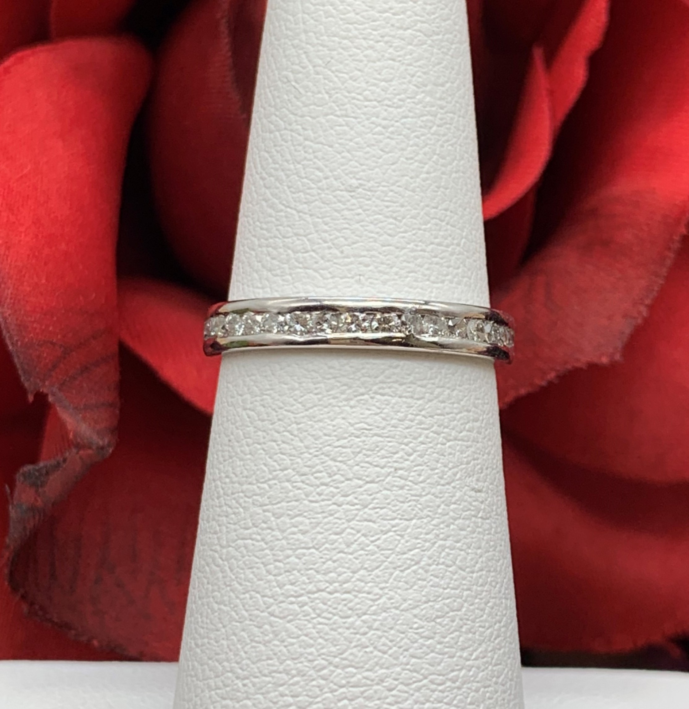 GOG Collection  Ring EST-RDIA.72CT1.9