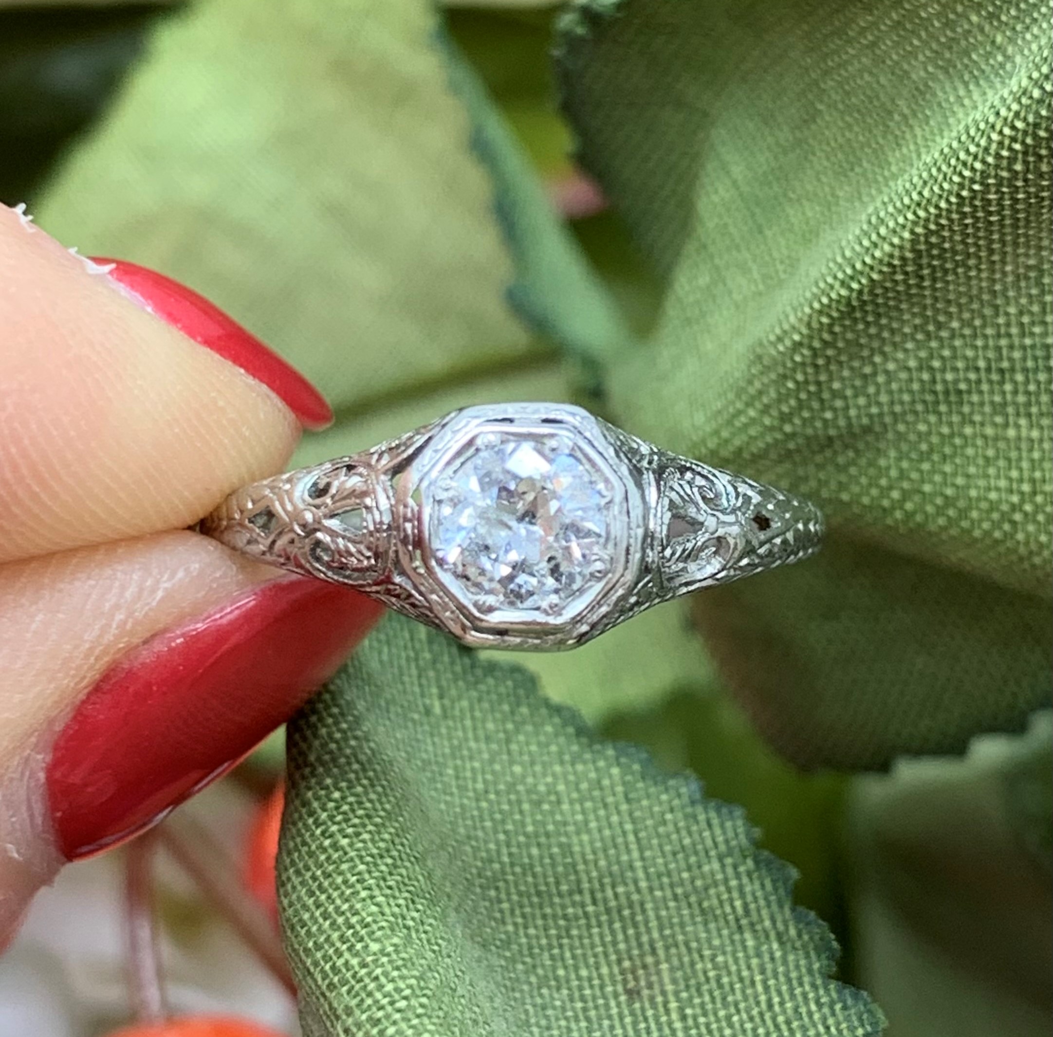 GOG Collection Ring EST-ANTIQUE 1.7DWT GOG Collection Ring EST-ANTIQUE 1.7DWT