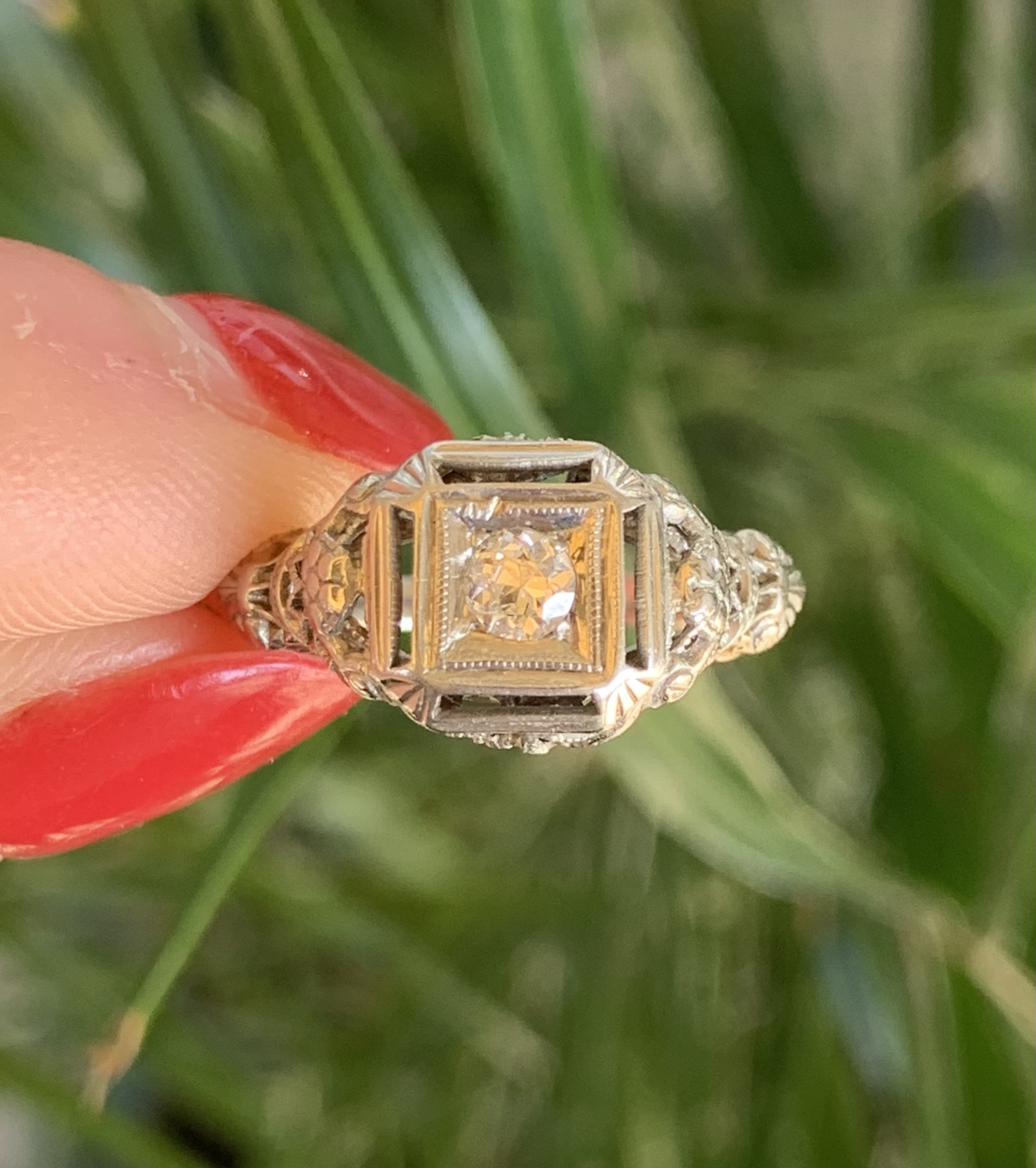 GOG Collection  Ring ANT-RDIA18K.16