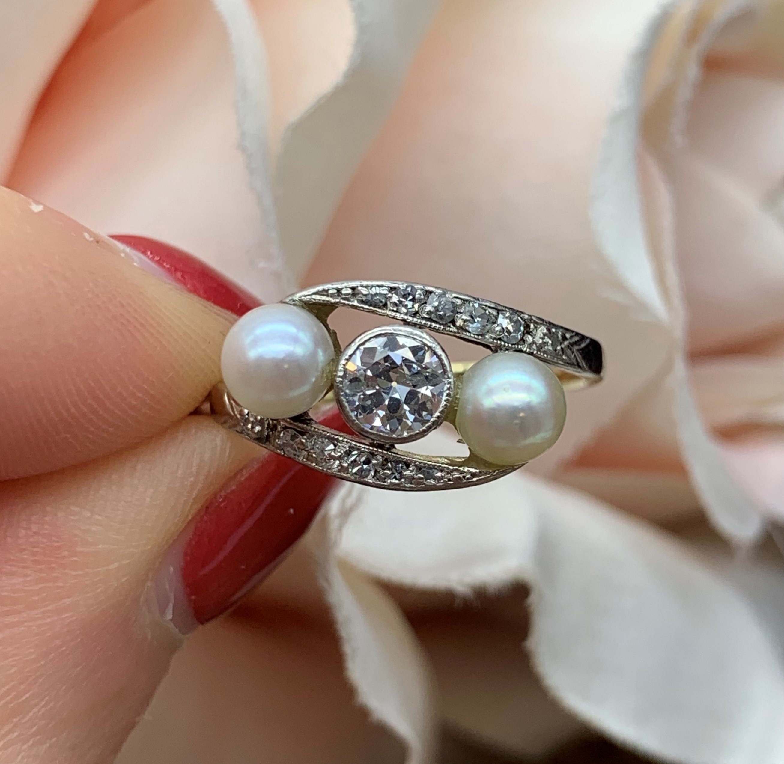 GOG Collection  Ring EST-RDIAPEARL.50CT2.2