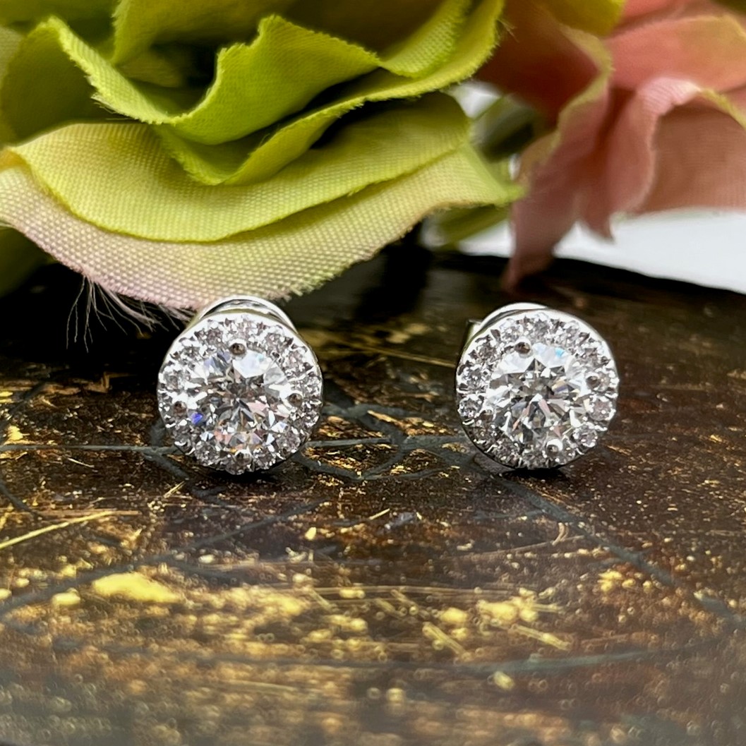 GOG Collection  Earrings GOG-14KTWGHALODIASTUDS