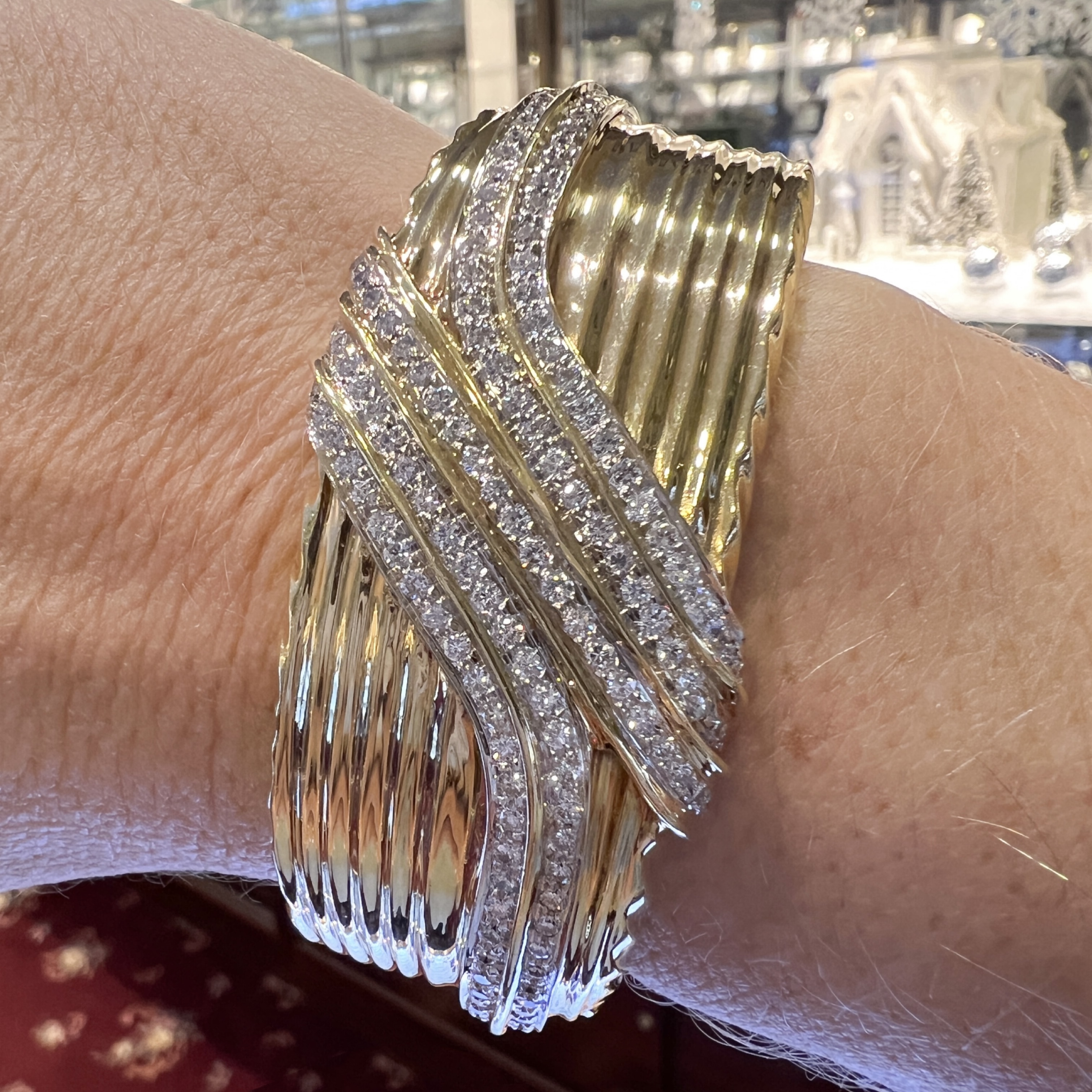GOG Collection  Bracelet EST-18K DIA BANG 58.4DWT3.44CTTW
