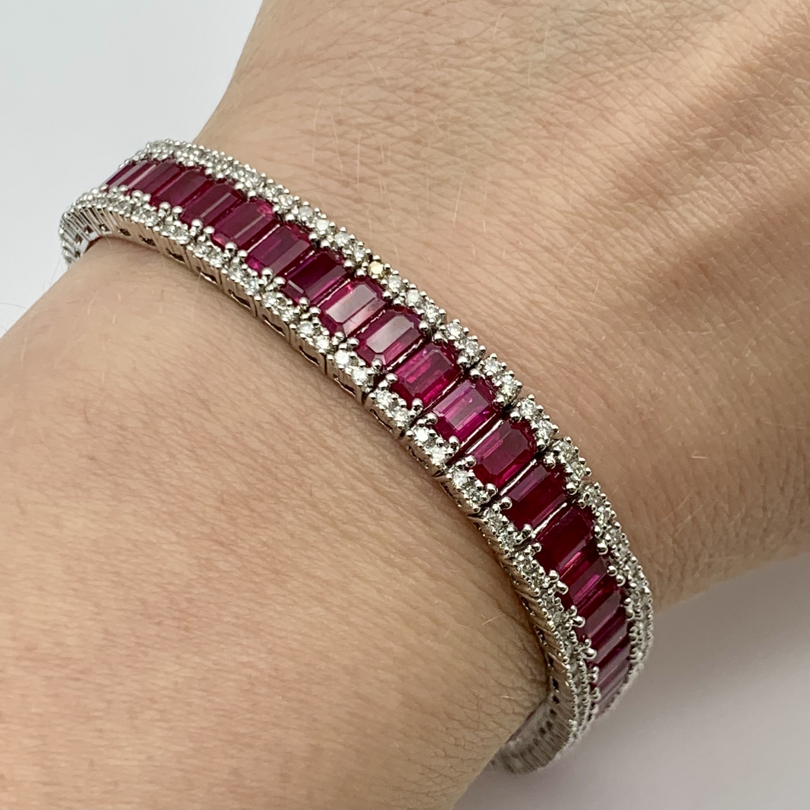 GOG Collection  Bracelet EST-18K12.50CTRUBIES
