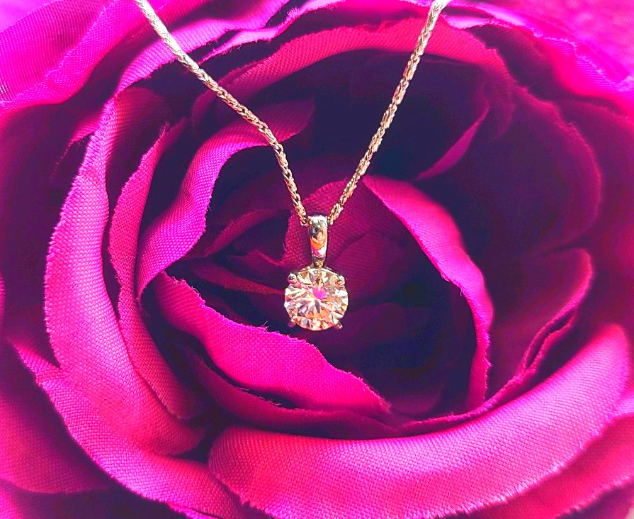 GOG Collection  Necklace GOG Collection Necklace GOG=0.71CTLABGROWNPENDANT