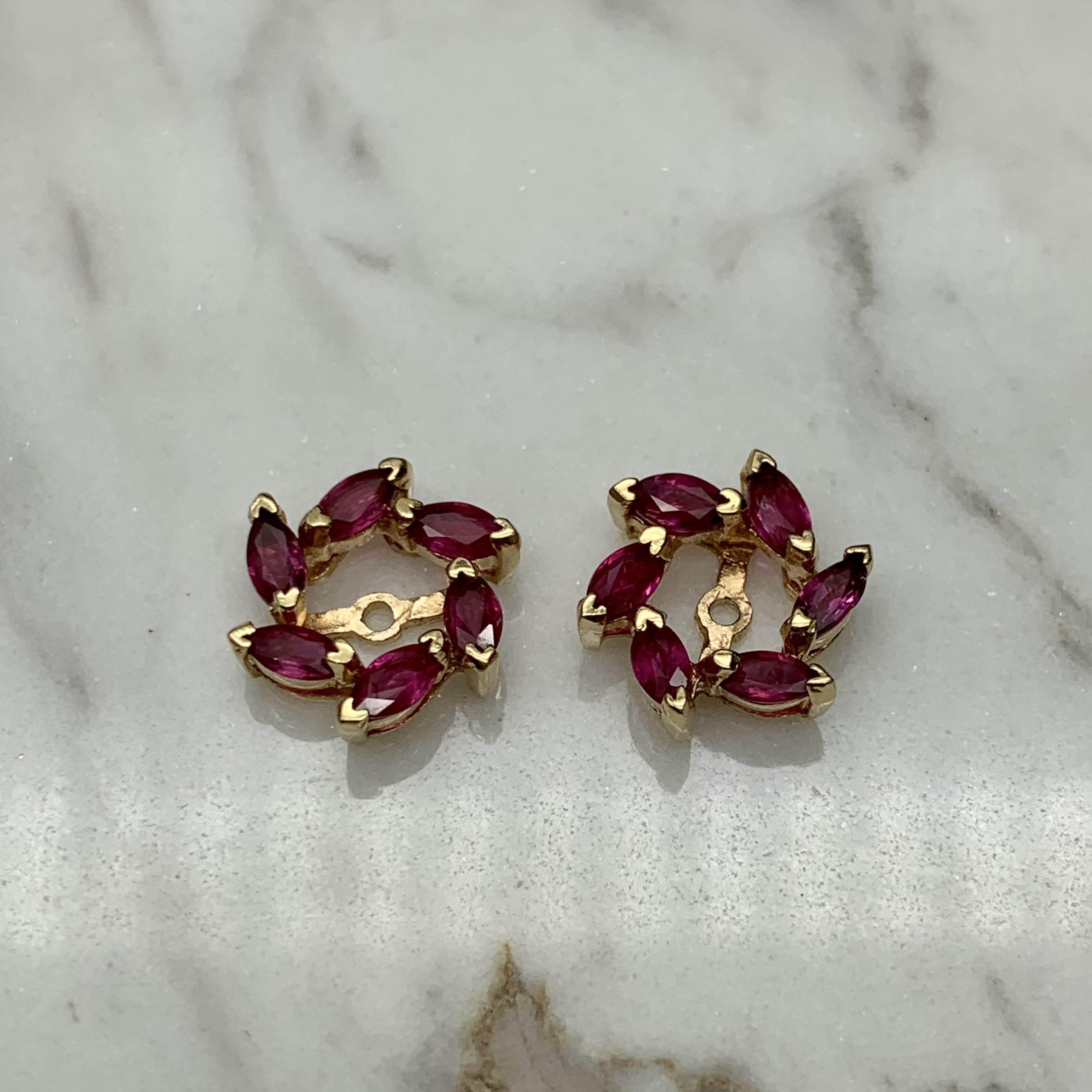 GOG Collection  Earrings EST-14KTYGRUBYJACKETS