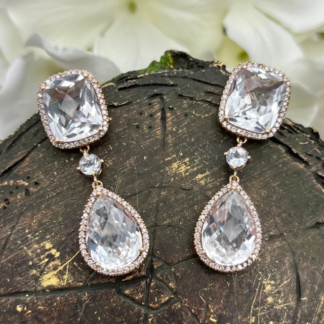 GOG Collection  Earrings EST-18KTRGWHITETOPAZEARRING