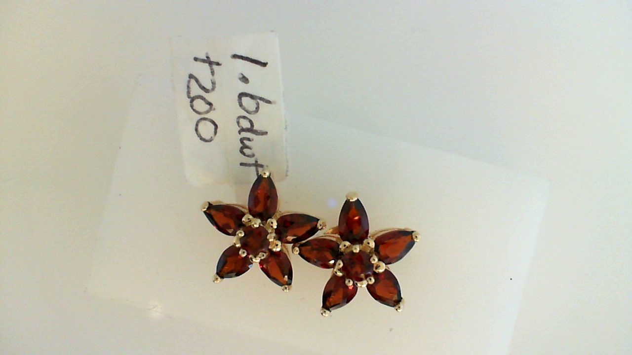 GOG Collection  Earrings est garnet flower earring marq