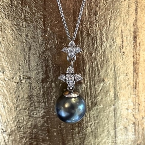 GOG Collection  Necklace EST-14K WHITE GOLD BLACK PEARL