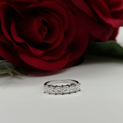 GOG Collection  Ring EST-14KWGDIARING1.49cttw