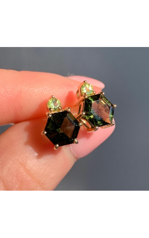 GOG Collection  Earrings est --- earring