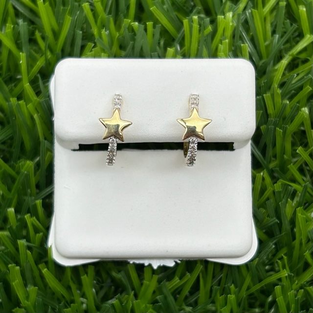 GOG Collection Earrings M&J-14KTYGSTARHUGGIE1.2DWT GOG Collection Earrings M&J-14KTYGSTARHUGGIE1.2DWT