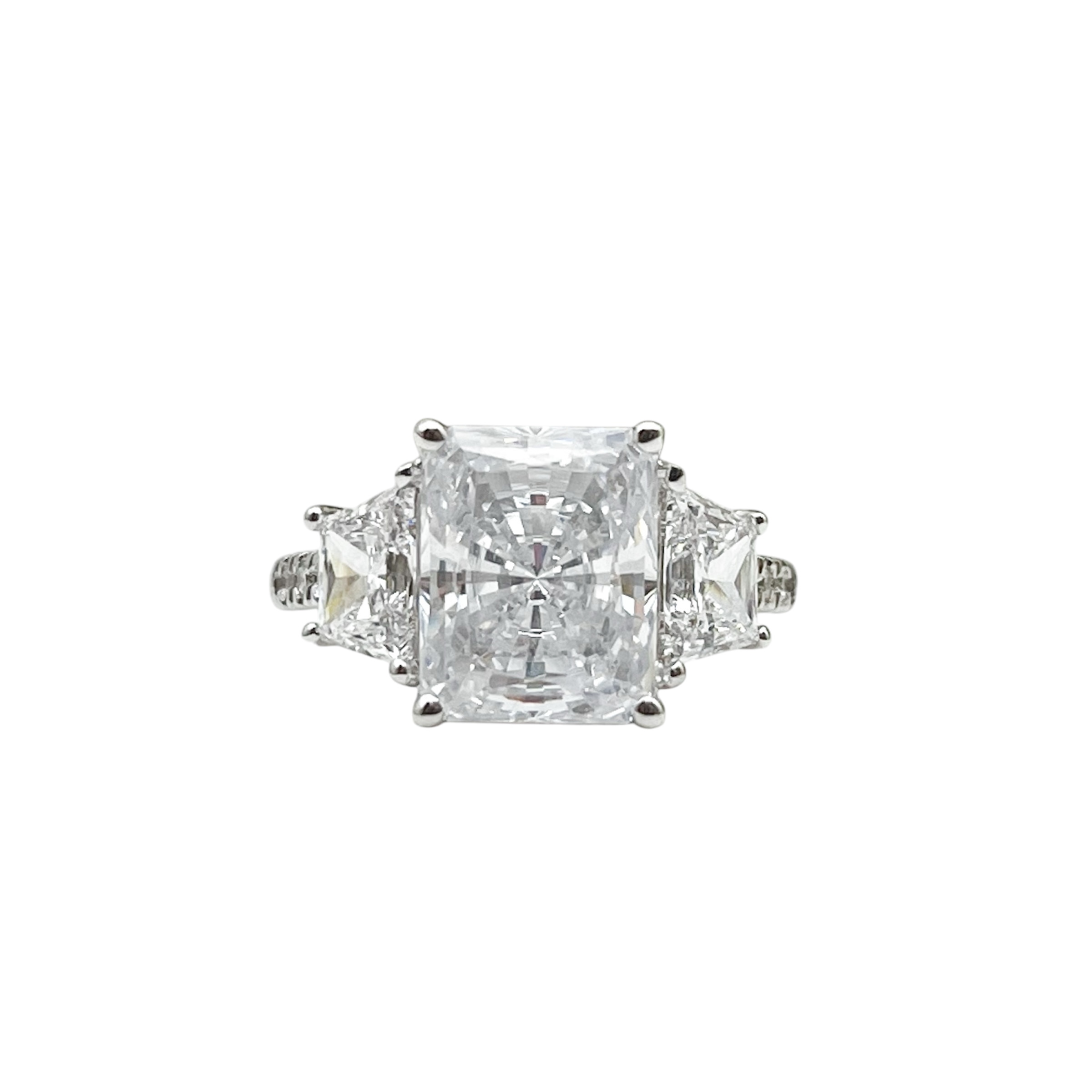 GOG Collection  Engagement Ring UNI-02-490337